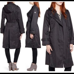 Bernardo hooded water resistant water trench coat